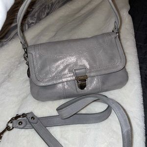 Coach bag w/ attachable shoulder strap
